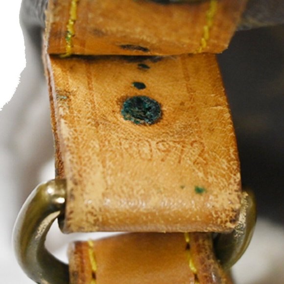 Authentic LOUIS VUITTON Noe GM Drawstring Shoulder Bag Monogram Leather - Picture 13 of 16